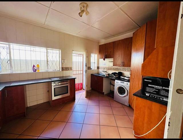7 BEDROOM HOUSE FOR SALE IN FAIRWOOD